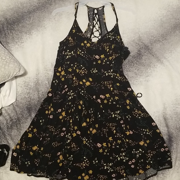 Dress - Picture 3 of 4